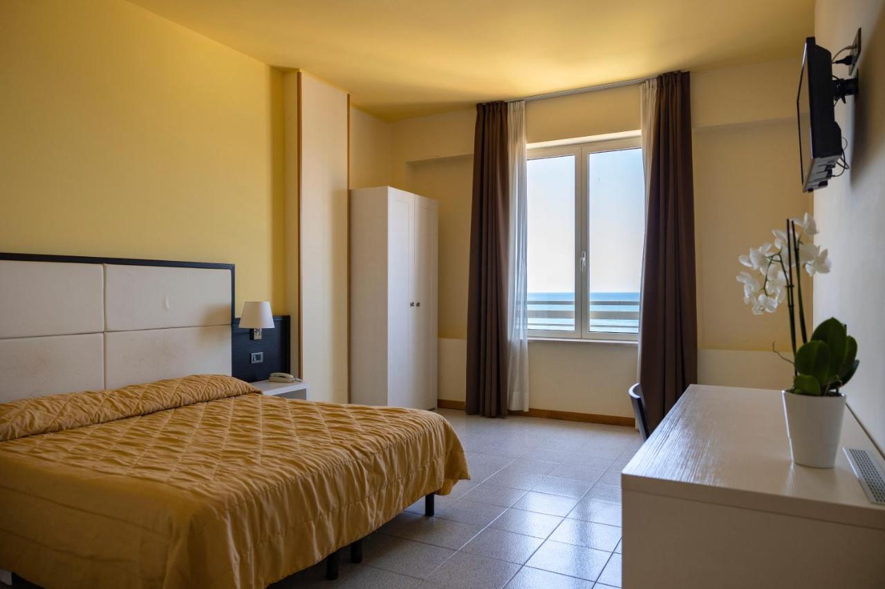 Hotel Villa Margherita Ladispoli Dış mekan fotoğraf